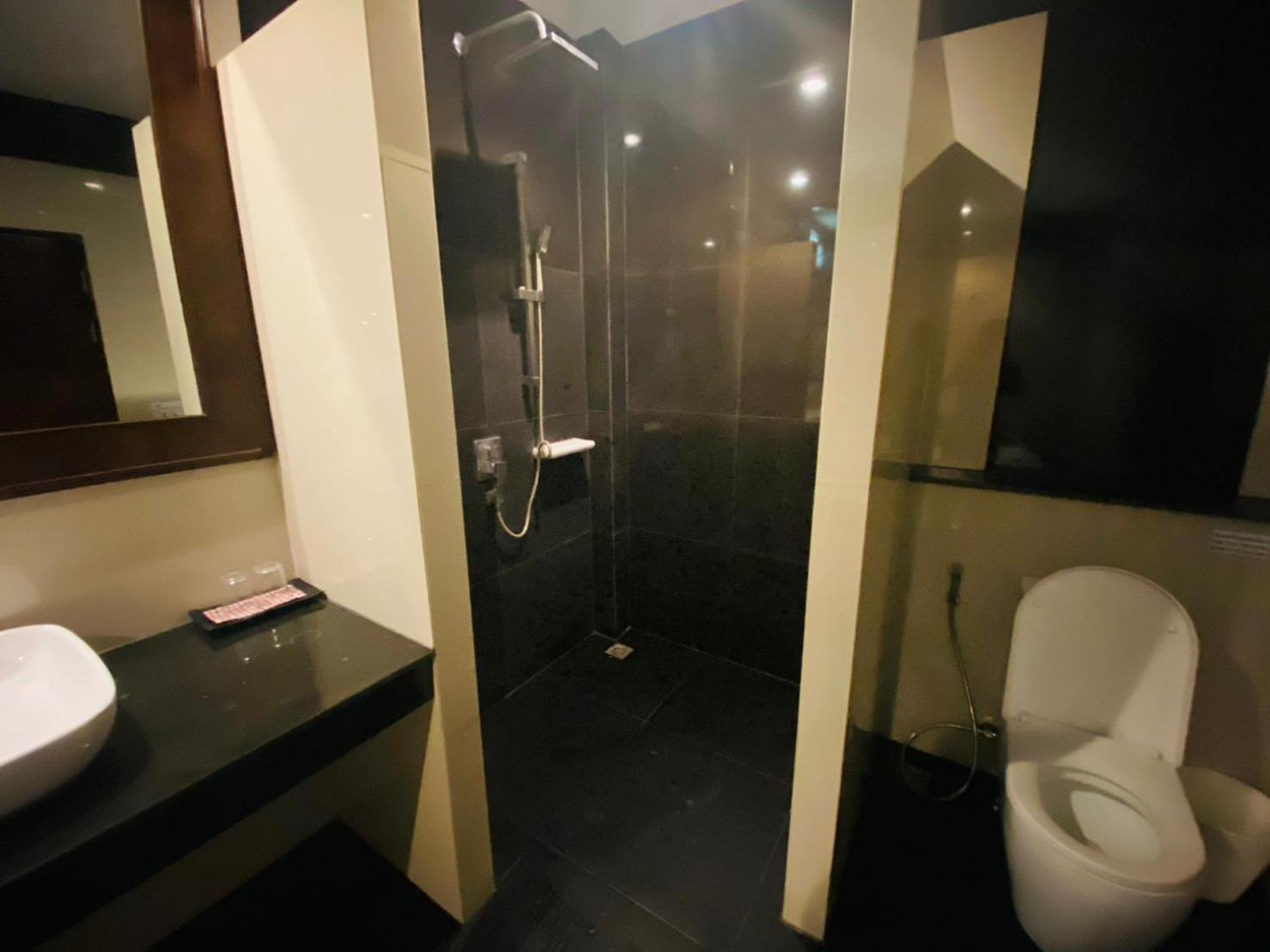 Beach Bungalow At Lanta Resort Ко-Ланта Экстерьер фото